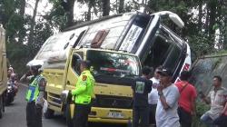 Kecelakaan di Cugenang Cianjur, Bus Bawa 20 Penumpang Tabrak Tebing <