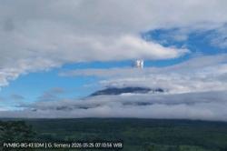 Gunung Semeru Meletus, Muntahkan Abu Vulkanis Setinggi 1.000 Meter<