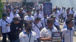 Karyawan Minimarket di Jombang Demo Tolak Penghapusan Upah Lembur Hari Libur Nasional<