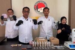 Polisi Bongkar Pabrik Tembakau Sintetis Rumahan di Kendari, 2 Orang Ditangkap<