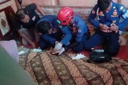 Dramatis! Damkar Potong Cincin di Jari Jenazah Lansia Sebelum Dimakamkan di Makassar<