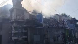 Gegara Cas HP di Atas Kasur, Rumah di Mojokerto Hangus Terbakar<