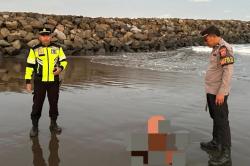 Perempuan Ditemukan Tewas di Pantai Pangandaran, Polisi Ungkap Fakta Ini<