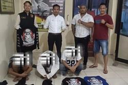 Konvoi Bawa Celurit dan Pedang, 4 Anggota Geng Motor Banyuwangi Ditangkap<
