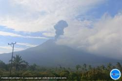 Gunung Lewotobi Laki-laki Meletus, Semburkan Abu Vulkanis Setinggi 1 Km<