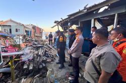 Gegana Sterilisasi Area Ledakan Biak, Temukan Granat Nanas dan Proyektil<
