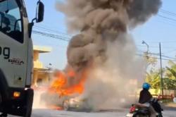 Mobil Sedan Terbakar di Pintu Keluar SPBU Probolinggo, Diduga Angkut Ratusan Liter BBM<