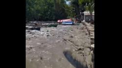 Gelombang Tsunami Terjang Pesisir Gorontalo Utara, Sejumlah Perahu Terseret Ombak<