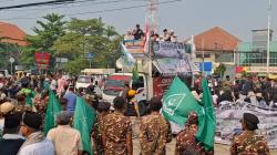 Demo di Kantor Bupati Karawang, Warga Tuntut Penutupan Permanen Lokasi Pesta Gay<