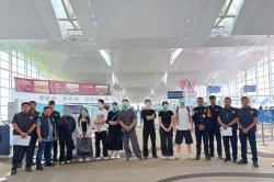 Imigrasi Medan Deportasi 8 WNA China, Diduga Kerja Jadi Fotografer hingga MUA<