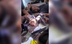 Polisi di Surabaya Kena Prank Ultah, Tangan Diborgol hingga Dievakuasi Damkar<