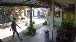 Kafe di Bangkalan Dibobol Maling Terekam CCTV, Pelaku Bawa Kabur Uang dan Tablet<
