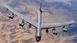 Pesawat Pengebom B-52 AS Jatuh hingga Meledak Dahsyat, 8 Orang Tewas