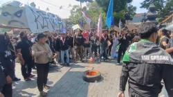 Demo Aliansi Salatiga Menggugat di DPRD Ricuh, Mahasiswa dan Aparat Saling Dorong<