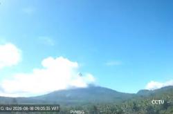 Gunung Ibu Erupsi, Kolom Abu Tebal Capai 500 Meter di Atas Puncak<
