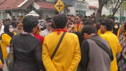 Demo di Jombang, Mahasiswa Ancam Aksi Lebih Besar Jika Tuntutan Tak Dipenuhi<