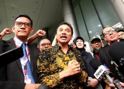 Roy Suryo dan Dokter Tifa Dipulangkan dari Kejari Jaksel usai Penangguhan Penahanan Dikabulkan
