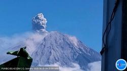 Gunung Semeru Kembali Erupsi, Muntahkan Abu Vulkanik Setinggi 1,2 Kilometer
