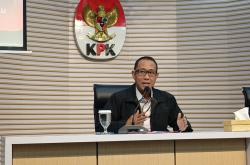 KPK Tetapkan Bupati dan Sekda Kuansing Tersangka Suap Jual Beli Jabatan