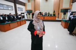 Dokter Tifa Jalani Sidang Perdana Kasus Dugaan Ijazah Palsu Jokowi