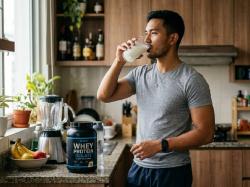 Rutin Minum Susu Whey Protein Bikin Punggung Jerawatan? Ini Kata Dokter!