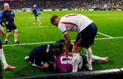 Satu Pemain Inggris Jadi Tumbal Kemenangan atas Meksiko, Selebrasi Berujung Petaka!