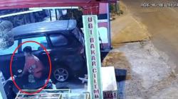 Pura-Pura Mengamen Terekam CCTV, Maling Motor di Mojokerto Ditangkap Warga