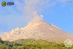 Gunung Merapi Luncurkan Awan Panas Guguran Sejauh 2 Km, Warga Diminta Waspada