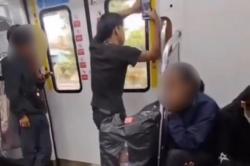 Viral Penumpang Nge-vape di Kereta, Langsung Dilarang Naik KRL!