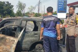 Mobil Terbakar usai Keluar SPBU di Nganjuk, 2 Orang Terluka