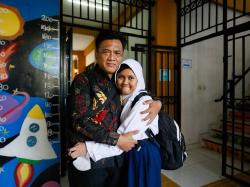 5 Manfaat Ayah Antar Anak ke Sekolah Menurut BKKBN, Nomor 4 Penting Banget!