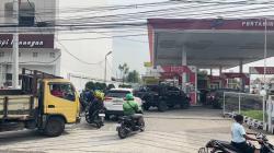 BBM Langka di Sejumlah SPBU Medan dan Deli Serdang, Antrean Kendaraan Mengular
