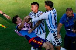 Terlibat Keributan dengan Paredes, Gavi Justru Minta FIFA Tak Hukum Pemain Argentina
