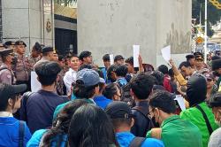 BEM Kristiani Seluruh Indonesia Demo di Kejagung, Desak Rumah Dinas Febrie Digeledah