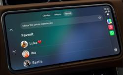 Pengendara Kini Bisa Angkat Telepon dan Chat WhatsApp Langsung dari Layar Mobil