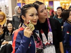 Bangga! Kris Dayanti Raih 2 Medali Emas Wushu di Usia 51 Tahun