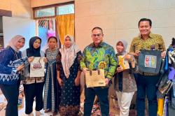 Bersama PNM Mekaar, Mesin Jahit Tua Mampu Hidupi Lima Keluarga
