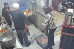 Ngeri! Gangster Obrak-abrik Warung di Tanggulangin Sidoarjo, Karyawan Histeris