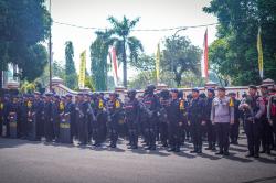 Jelang Timnas Indonesia vs Kamboja, Polisi Simulasi Pengamanan di Stadion Pakansari