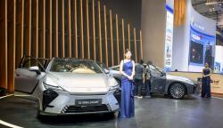 Lexus Luncurkan Sedan Listrik Mewah Pertama Lexus ES di GIIAS 2026