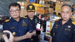 Bea Cukai Sita 20.000 Botol Miras Ilegal di Bali, Nilainya Rp12,55 Miliar