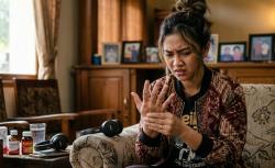 Tangan Kebas hingga Sulit Digerakkan setelah Tidur, Kenali Gejala Saturday Night Palsy