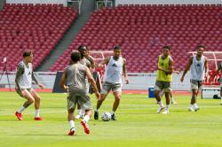 Aston Villa Jajal Rumput GBK Jelang Hadapi Indonesia All Star
