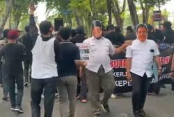 Dicap Londo Ireng, Puluhan Wartawan Sampang Demo Desak Presiden Prabowo Minta Maaf