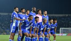Persib Sempurna Tanpa Kebobolan, Adam Alis Waspadai Senjata Berbahaya Persija