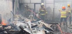 Pria di Bandung Nekat Bakar Diri, 4 Bangunan Ikut Ludes dan 1 Orang Terluka