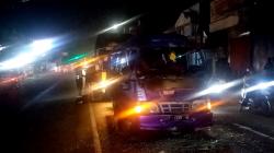 3 Kendaraan Tabrakan Beruntun di Jombang, 2 Truk dan Elf