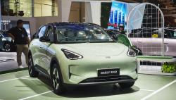 Bukukan 6.500 SPK, Geely Gandakan Produksi Mobil Listrik EX2 di Indonesia 
