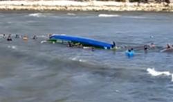 Diterjang Ombak Besar, 2 Perahu Nelayan Tenggelam di Pantai Pancer Puger Jember