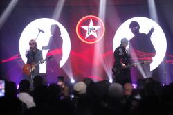 J-Rocks Bikin Indonesia Automotive Awards 2026 Makin Meriah, Komunitas Otomotif Ikut Nyanyi!